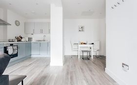 Contemporary Two Bedroom Duplex - Secluded Residence With Parking In A Prime Central Location